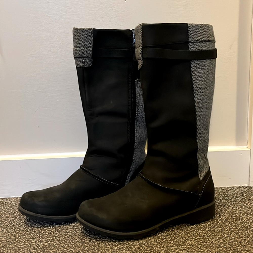Eddie Bauer mid-calf black boots